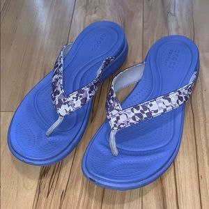 Dual comfort Crocs size 8
